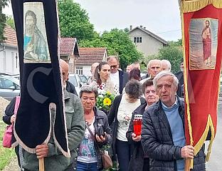У ГРЕЂАНИМА СЛУЖЕН ПАРАСТОС ЗА СРБЕ УБИЈЕНЕ У ДВА РАТА