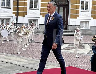 КАРАН ПРВИ КОД ПУТИНА НА ДОЧЕКУ