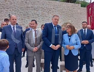 ДОДИК СТИГАО У МРКОЊИЋЕ ГДЈЕ СЕ ПРОСЛАВЉА СВЕТА АНА