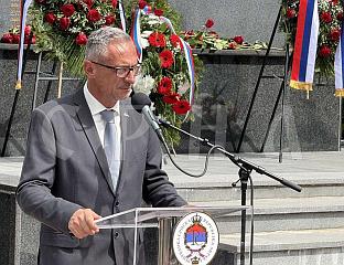 ОСТОЈИЋ: У СЛУЧАЈУ ТУЗЛАНСКЕ КОЛОНЕ ИМАМО И НАЛОГОДАВЦЕ И ЖРТВЕ, АЛИ НЕМАМО ПРАВДУ