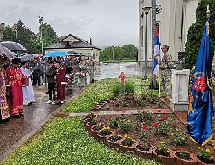 ПОЛОЖЕНИ ВИЈЕНЦИ И СЛУЖЕН ПАРАСТОС ПОГИНУЛИМ ПРИПАДНИЦИМА 65. МОТОРИЗОВАНОГ ПУКА