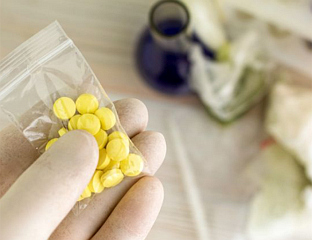 РАЗБИЈЕНА БАНДА КОЈА ЈЕ ПРОДАВАЛА ЛАЖНЕ ЛИЈЕКОВЕ И СУПЛЕМЕНТЕ