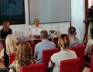 У ЦИВИЛИЗОВАНИМ ЗЕМЉАМА О ЈЕЗИКУ ЗАЈЕДНО БРИНУ ЛИНГВИСТИ И ДРЖАВА