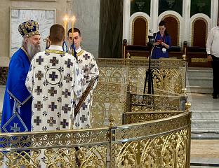 БЛАГОСЛОВ МАЈКЕ БОЖИЈЕ КОЈИ ЈЕ ДОНИО ЧАСНИ ПОЈАС НЕ ОДЛАЗИ, ОСТАЈЕ КАО НЕПРОЛАЗНИ ДАР