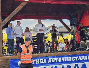 MINIĆ AND GAŠANOVIĆ OFFICIALLY OPEN “JAGNJIJADA” AT VUČIJA LUKA