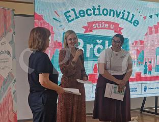 ОДРЖАНА РАДИОНИЦА ЗА БРЧАНСКЕ СРЕДЊОШКОЛЦЕ О ДЕМОКРАТСКИМ ПРОЦЕСИМА
