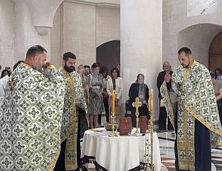 ПАРАСTОСОМ У САБОРНОЈ ЦРКВИ ПОЧЕЛО ОБИЉЕЖАВАЊА 34 ГОДИНЕ ОД СTРАДАЊА СРБА