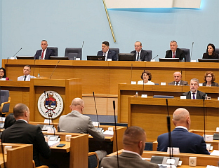 РАЗМОТРЕН СЕТ ЗАКОНА О СМАЊЕЊУ ТРАЈАЊА ПРИПРАВНИЧКОГ СТАЖА, СУТРА НАСТАВАК СЈЕДНИЦЕ
