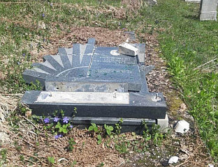 UNCLEAR WHETHER VANDALS WHO DAMAGED SERB GRAVESTONES IN SERB CEMETERY HAVE BEEN FOUND