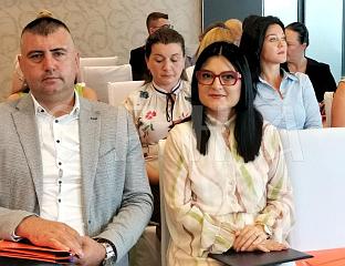 ИГЊАТОВИЋ: ПРИОРИТЕТ - ЕКОНОМСКО ОСНАЖИВАЊЕ ЖЕНА ЖРТАВА НАСИЉА