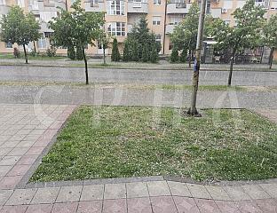 ПАДАО ГРАД ВЕЛИЧИНЕ ЉЕШНИКА