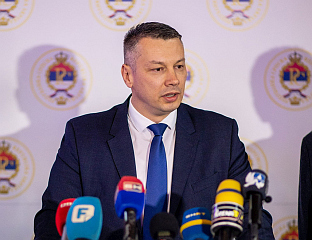 НЕШИЋ: КАЗНИТИ НЕЉУДЕ КОЈИ СУ ЗАПАЛИЛИ ЗАСТАВУ РЕПУБЛИКЕ СРПСКЕ