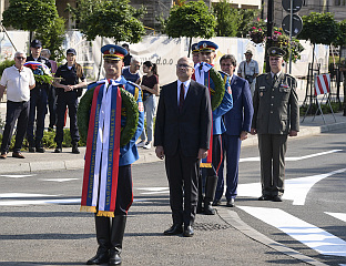 ОДРЖАНА ЦЕНТРАЛНА ДРЖАВНА ЦЕРЕМОНИЈА НА ТРГУ КОСОВСКИХ ЈУНАКА