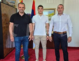 ДИМИТРИЈУ САВИЋУ ЗЛАТНА МЕДАЉА У БУКУРЕШТУ
