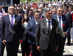 СЛУЖЕН ПОМЕН СТРАДАЛИМ СРБИМА И ПОЛОЖЕНИ ВИЈЕНЦИ