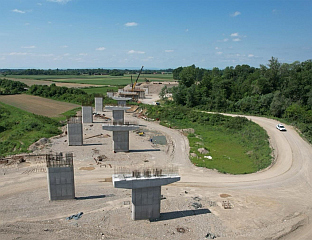 СРБИЈА ПРЕУСМЈЕРАВА СРПСКОЈ 9,9 МИЛИОНА ЕВРА ЗА АУТО-ПУТ РАЧА - БИЈЕЉИНА