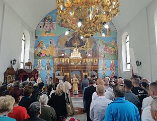 МИТРОПОЛИТ ХРИЗОСТОМ: ХРИШЋАНИ ПОЗВАНИ ДА ЧУВАЈУ ЈЕДИНСТВО НАРОДА
