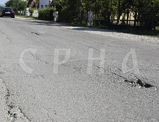 ОГОРЧЕНИ МЈЕШТАНИ УЛИЦЕ ВЛАДИСЛАВА СКАРИЋА ТРАЖЕ ХИТНУ ИЗГРАДЊУ КАНАЛИЗАЦИЈЕ И РЕКОНСТРУКЦИЈУ САОБРАЋАЈНИЦЕ