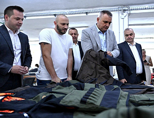 МИНИЋ ПОЗВАО ЛОВЦЕ ДА БИРАЈУ ОПРЕМУ ДОМАЋИХ ПРОИЗВОЂАЧА