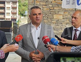 МИНИЋ: ОБЕЗБИЈЕДИТИ СРЕДСТВА ЗА НОВЕ ГЕНЕРАТОРСКЕ ПРЕКИДАЧЕ