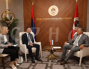 КАРАН: СРПСКА СЕ ЗАЛАЖЕ ЗА СТРИКТНУ ПРИМЈЕНУ УСТАВА