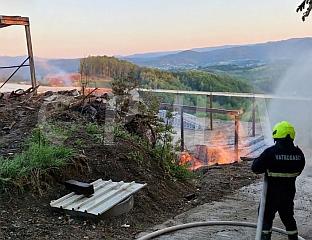 ПОД КОНТРОЛОМ ПОЖАР У КРУГУ ФИРМЕ "ЕЛГРАД"