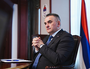 ПРЕМИЈЕР МИНИЋ И МИНИСТРИ СЕЛАК И ОСТОЈИЋ НА ОБИЉЕЖАВАЊУ СЛАВЕ ХРАМА У СИТНИЦИ