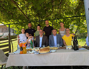 DODIK: THE ILIĆ FAMILY WITH FIVE CHILDREN IN VODICE TO GET HOUSE AND ACCESS ROAD
