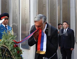 ПОЛОЖЕНИ ВИЈЕНЦИ ПОВОДОМ ДАНА СЈЕЋАЊА НА СРБЕ СТРАДАЛЕ У "ОЛУЈИ"