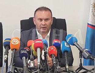 ГРАЂАНИ ДА ОСТАНУ СТАЛОЖЕНИ И ВЈЕРУЈУ ПОЛИЦИЈСКИМ ОРГАНИМА