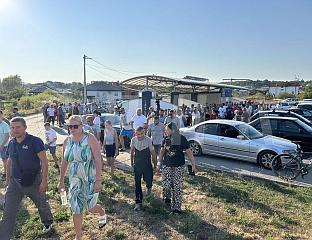 МЈЕШТАНА ДРАГОЧАЈА ОДРЖАЛИ МИРНИ ПРОТЕСТ И НАЈАВИЛИ РАДИКАЛНИЈЕ МЈЕРЕ