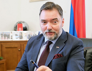 КОНАКОВИЋ ДА ОБЈАСНИ ЗАШТО ЈЕ СРБИН НА САМО ЈЕДНОЈ РУКОВОДЕЋОЈ ПОЗИЦИЈИ