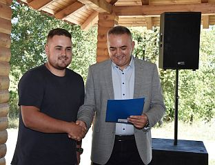MINIĆ HANDS OVER DECISIONS ON SUPPORT FOR THE PROCUREMENT OF "BELARUS" TRACTORS