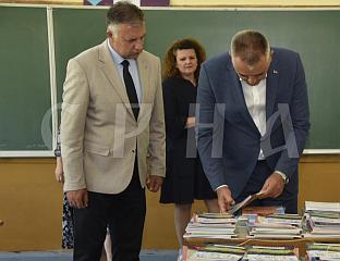 ГОЛУБОВИЋ: ДИСТРИБУЦИЈА БЕСПЛАТНИХ УЏБЕНИКА ЗАВРШАВА СЕ ДО 1. СЕПТЕМБРА