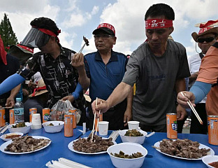LAST SEASON OF LEGAL DOG MEAT CONSUMPTION