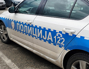 "ГОЛФ" СЛЕТИО СА ПУТА НА ПАЛАМА, ПЕТОРО ЉУДИ ПОВРИЈЕЂЕНО