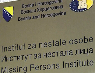 СУДСКОМЕДИЦИНСКА ОБРАДА ОСТАТАКА ЛИЦА ПРОНАЂЕНИХ НА ГРОБЉУ "ЛАВ" ЈОШ НИЈЕ УРАЂЕНА
