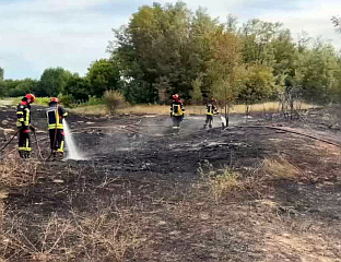 ЗАУСТАВЉЕНО ШИРЕЊЕ ПОЖАРА НА СТОЛОВИМА