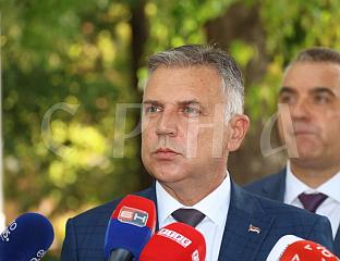 ГОЛУБОВИЋ: ГРАДСКА УПРАВА У БАЊАЛУЦИ НАБАВИЛА ШКОЛСКЕ УНИФОРМЕ БЕЗ КОНСУЛТАЦИЈА