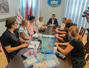 СВЕ СПРЕМНО ЗА ПОЧЕТАК ШКОЛСКЕ ГОДИНЕ - ЗАТРАЖЕНО СКРАЋЕЊЕ ЧАСОВА