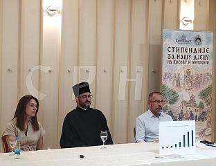 АДАМОВИЋ: ПОКРЕНУТА АКЦИЈА СТИПЕНДИРАЊА СРПСКЕ ДЈЕЦЕ НА КОСМЕТУ