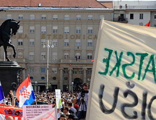 ДЕСЕТИНЕ ХИЉАДА ЉУДИ НА ПРОТЕСТУ ПРОТИВ СКЛАДИШТЕЊА ОПАСНОГ ОТПАДА У ЛИЦИ
