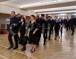НОВАЦ УМЈЕСTО ЗА ЦВИЈЕЋЕ И ВИЈЕНЦЕ ЗА ГЕНЕРАЛА УПЛАTИTИ ЗА ОБОЉЕЛУ ДЈЕЦУ