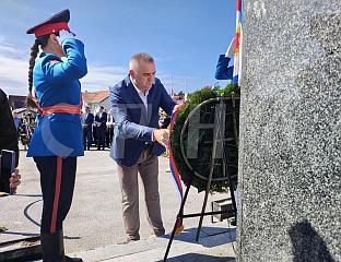 МИНИЋ НА НОВОМ ЗЕЈТИНЛИКУ ПОЛОЖИО ВИЈЕНАЦ ПОГИНУЛИМ БОРЦИМА