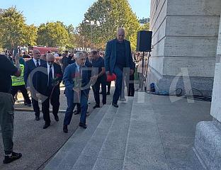 ПОЧАСТ ГЕНЕРАЛУ МЛАДИЋУ ОДАО И РУСКИ АМБАСАДОР