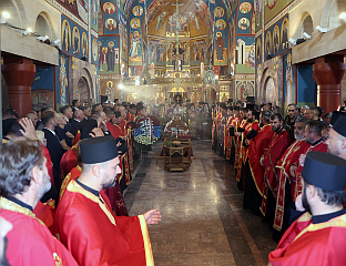 ПАТРИЈАРХ ПОРФИРИЈЕ: ИМЕ ГЕНЕРАЛА МЛАДИЋА ОСТАЋЕ ДУБОКО УТКАНО У ПАМЋЕЊЕ СРПСКОГ НАРОДА
