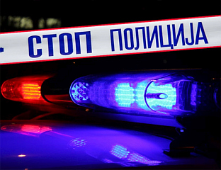 ЛИЦЕ ПОВРИЈЕЂЕНО У САОБРАЋАЈНОЈ НЕЗГОДИ ПРЕВЕЗЕНО НА УКЦ