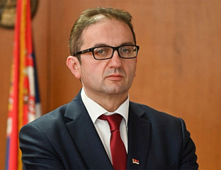 НАТО ЛОБИСТИ НЕ МОГУ ДА МИЈЕЊАЈУ УСТАВНО УРЕЂЕЊЕ