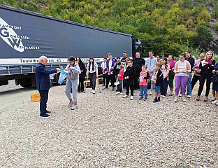 НА ПРЕЛАЗУ ЈАРИЊЕ ПОДИЈЕЉЕНА 21 СТИПЕНДИЈА ЗА СРПСКУ ДЈЕЦУ