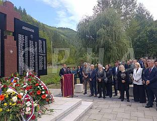 СЕЛАК: НЕКАЖЊЕНИ ЗЛОЧИН У БРАВНИЦАМА ОСТАЈЕ ТРАЈНА РАНА СРПСКОГ НАРОДА